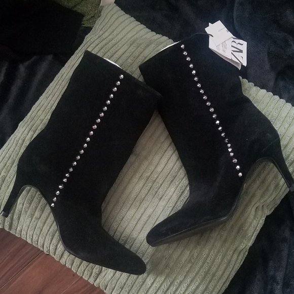 NWT BLACK STUDDED GENUINE SUEDE HEELED ANKLE BOOTS. - Picture 1 of 6